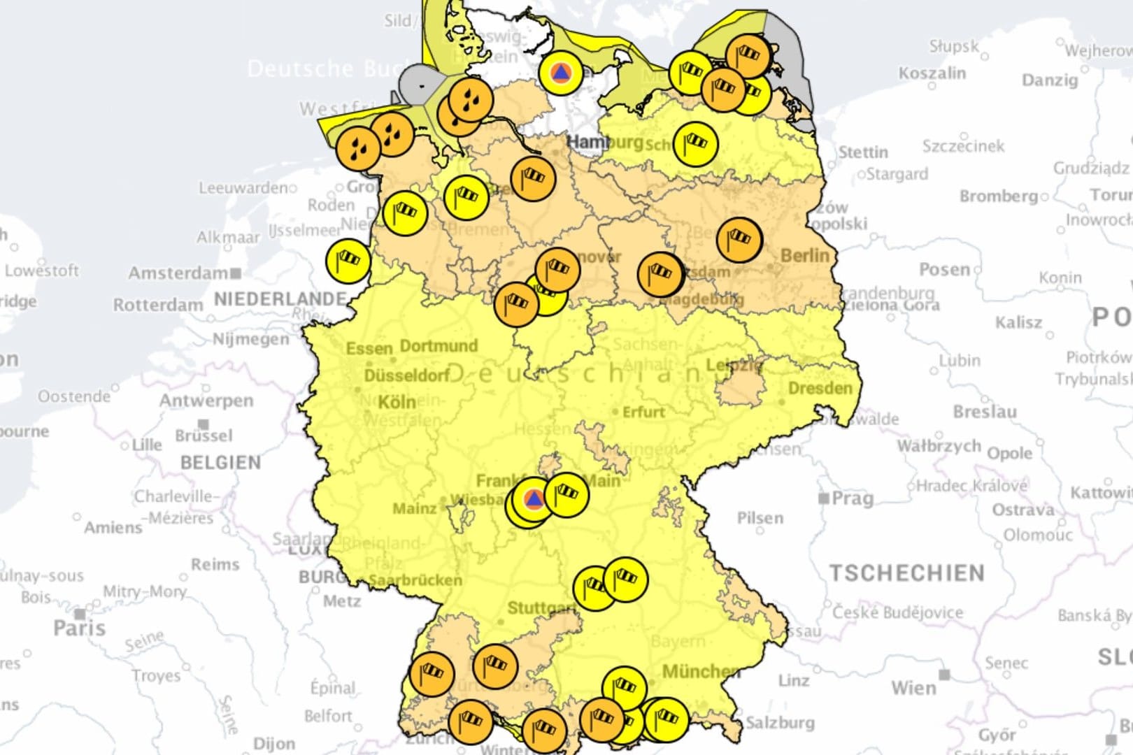 Warnkarte des Deutschen Wetterdienstes: Im ganzen Land ist es am Sonntag ungemütlich bis gefährlich.