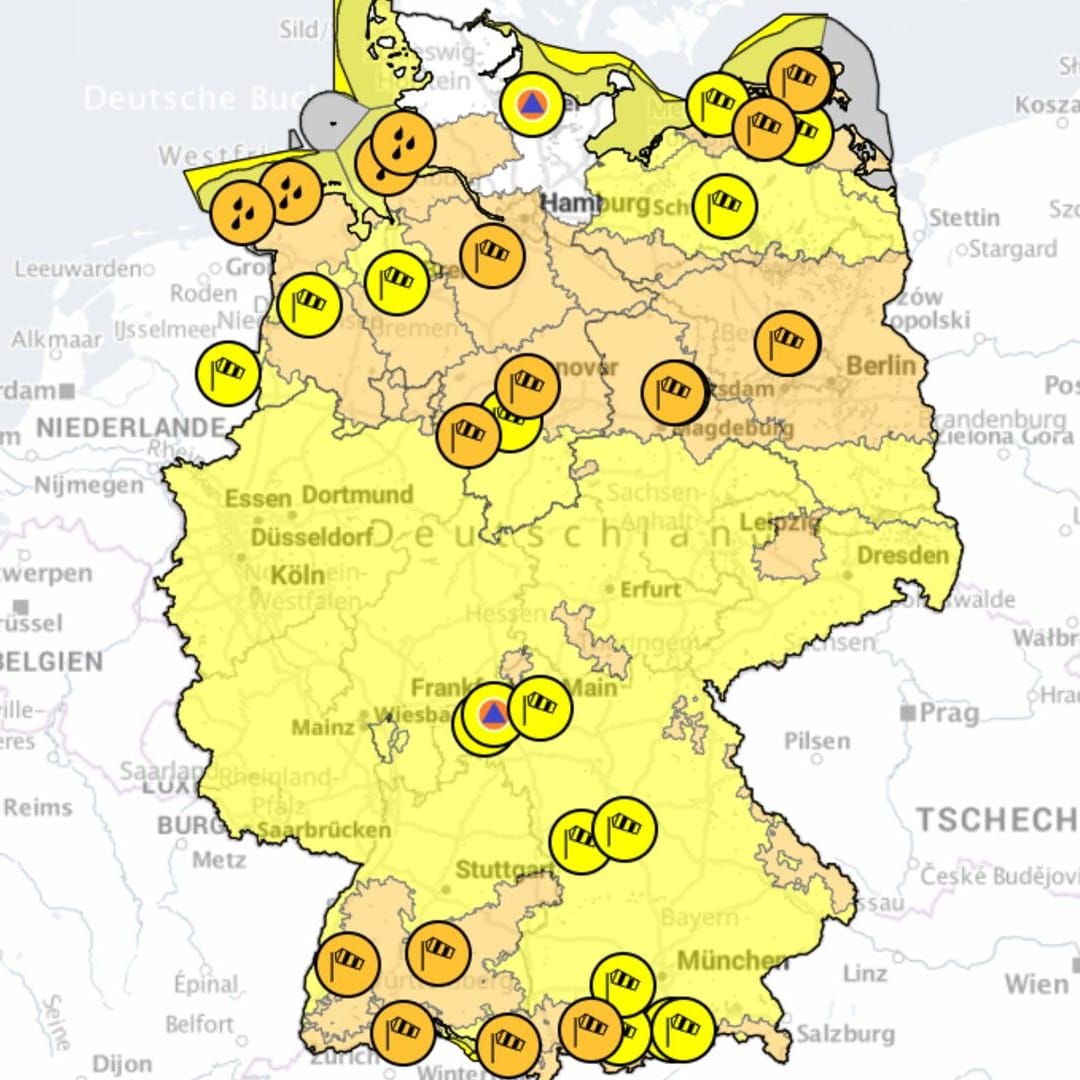 Warnkarte des Deutschen Wetterdienstes: Im ganzen Land ist es am Sonntag ungemütlich bis gefährlich.