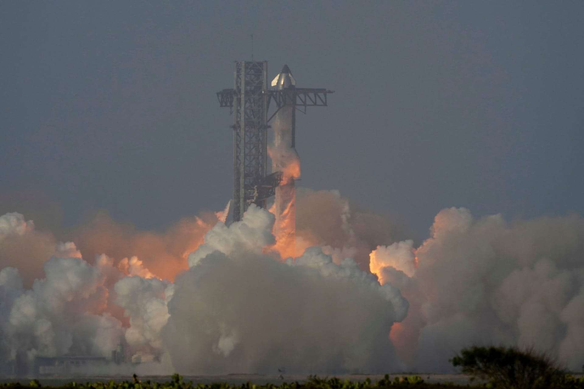 Raumschiff Starship von SpaceX absolviert Testflug