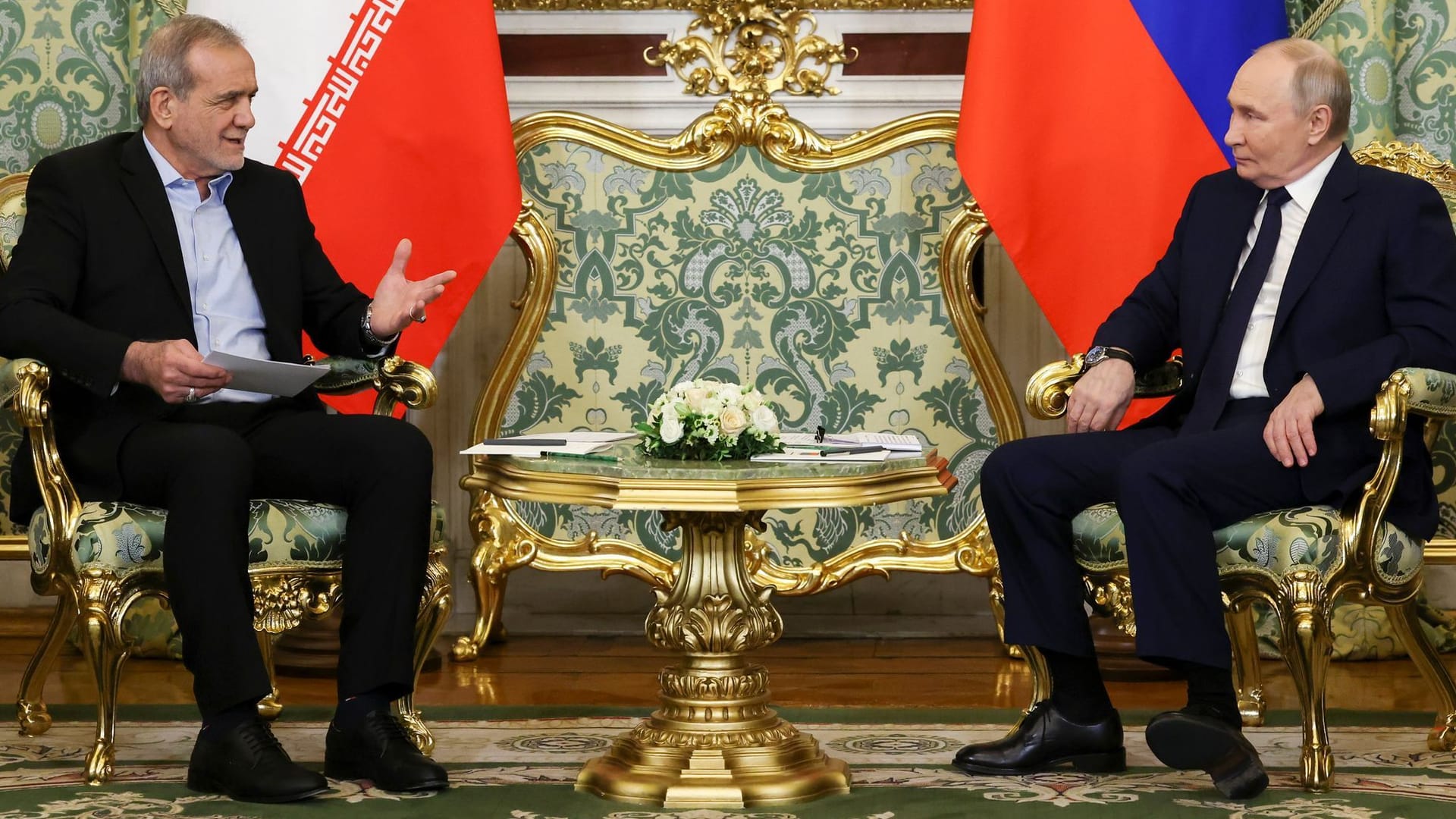 Kremlchef Putin und Irans Präsident Peseschkian