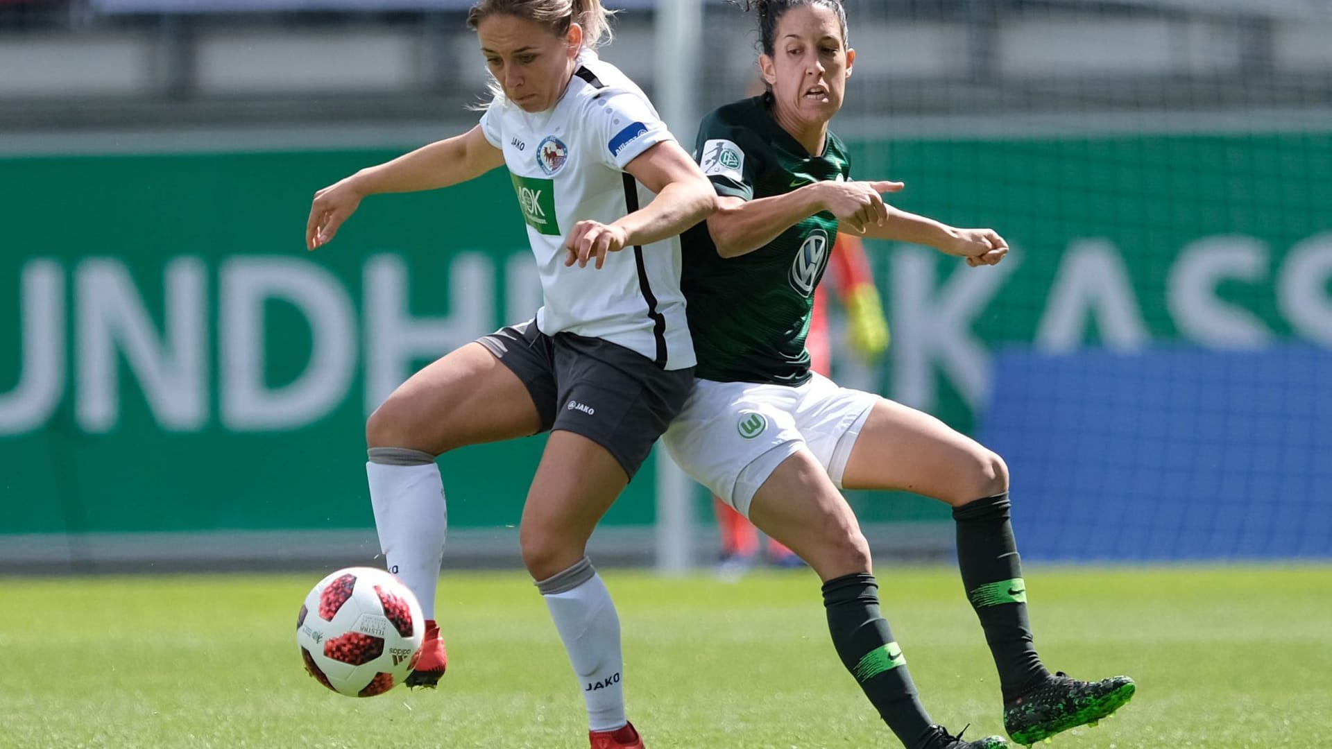 Gina Chmielinski (l)