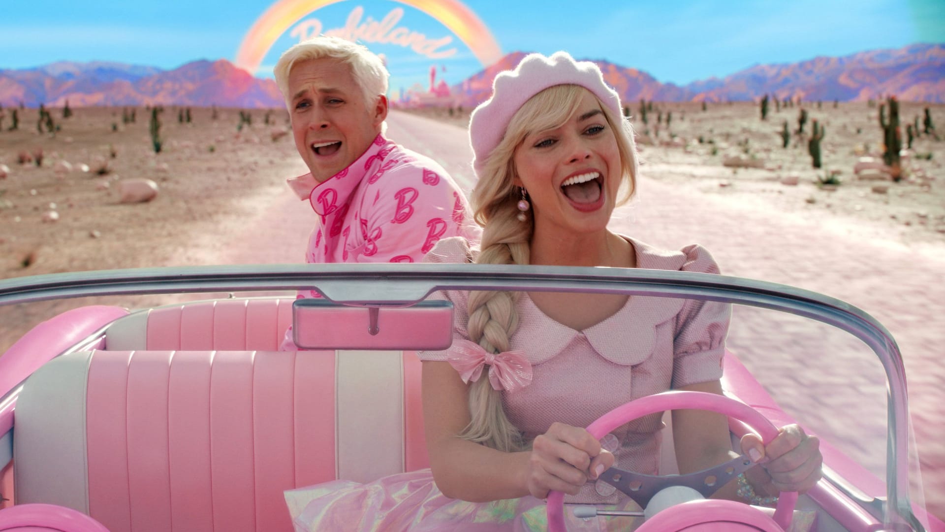 Ryan Gosling (l.) und Margot Robbie in "Barbie": Die Komödie wird beim Freundschaftskino in Braunschweig kostenlos gezeigt. Ryan Gosling (l.) und Margot Robbie in "Barbie": Die Komödie wird beim Freundschaftskino in Braunschweig kostenlos gezeigt.
