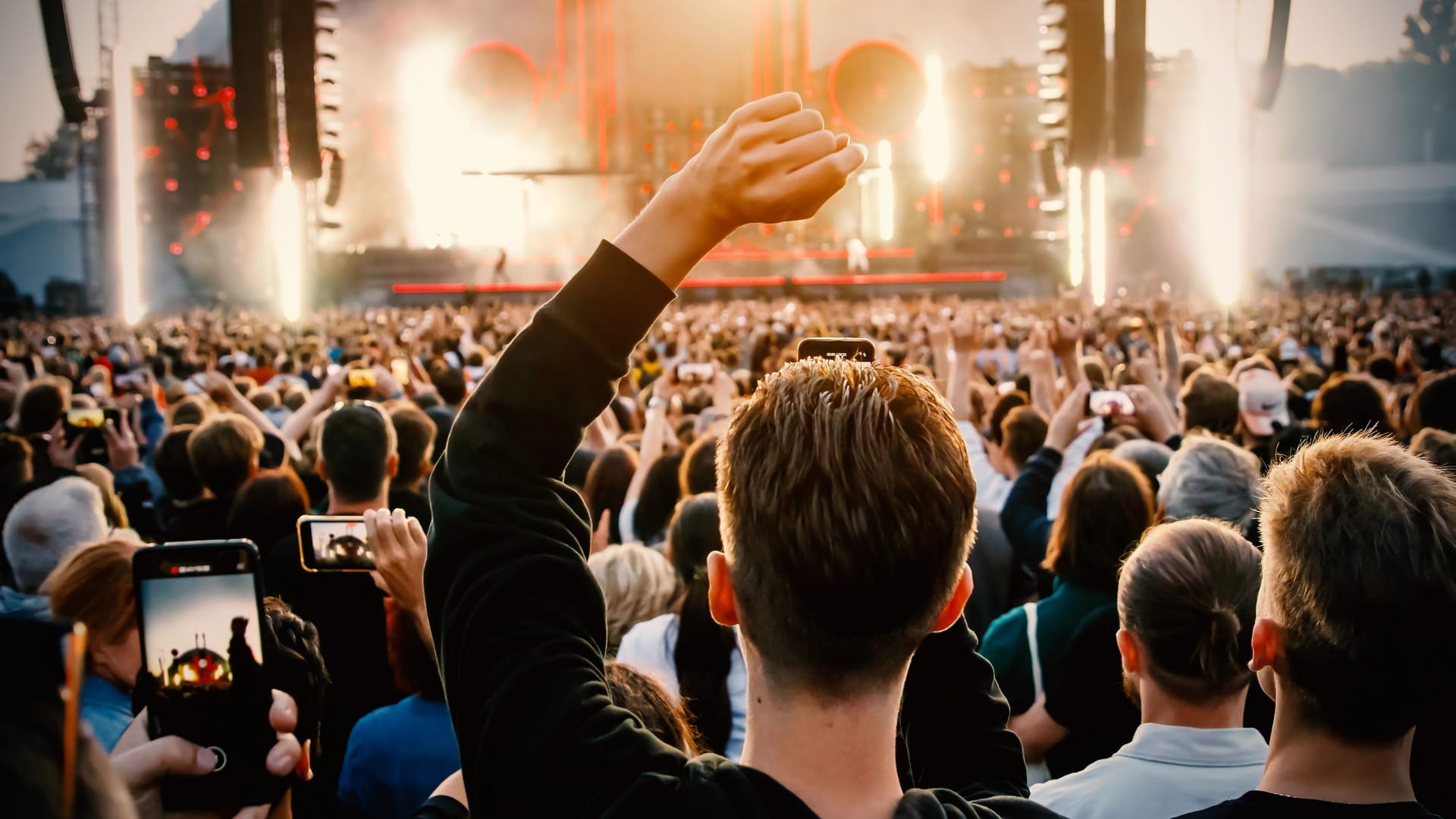 Festival (Symbolbild): Im Stadtpark wird im August zu Funk und elektronischer Musik gefeiert. Festival (Symbolbild): Im Stadtpark wird im August zu Funk und elektronischer Musik gefeiert.
