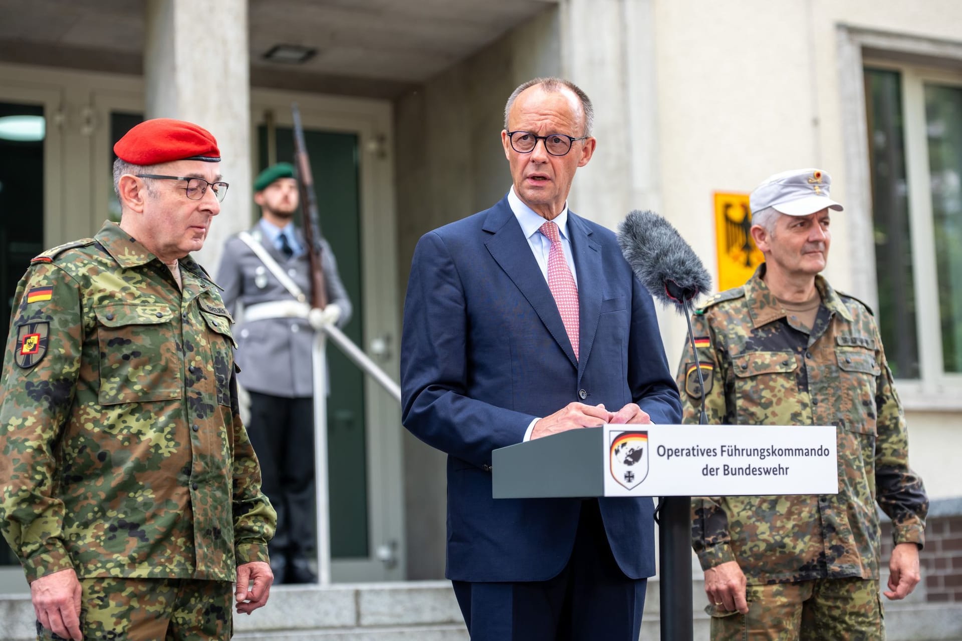 Kanzler Merz bei der Bundeswehr