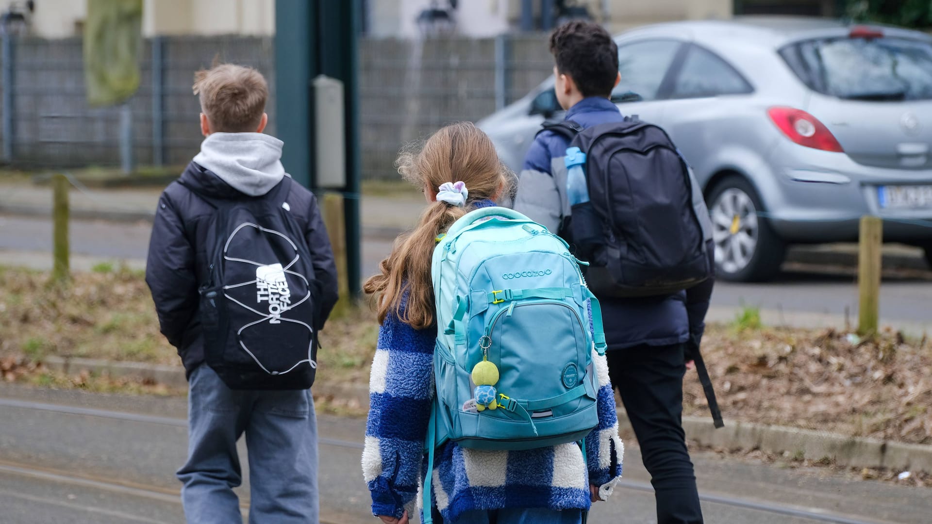 Kinder auf dem Schulweg (Symbolbild): Bei dem Aktionstag wurde an 20 Stellen kontrolliert.