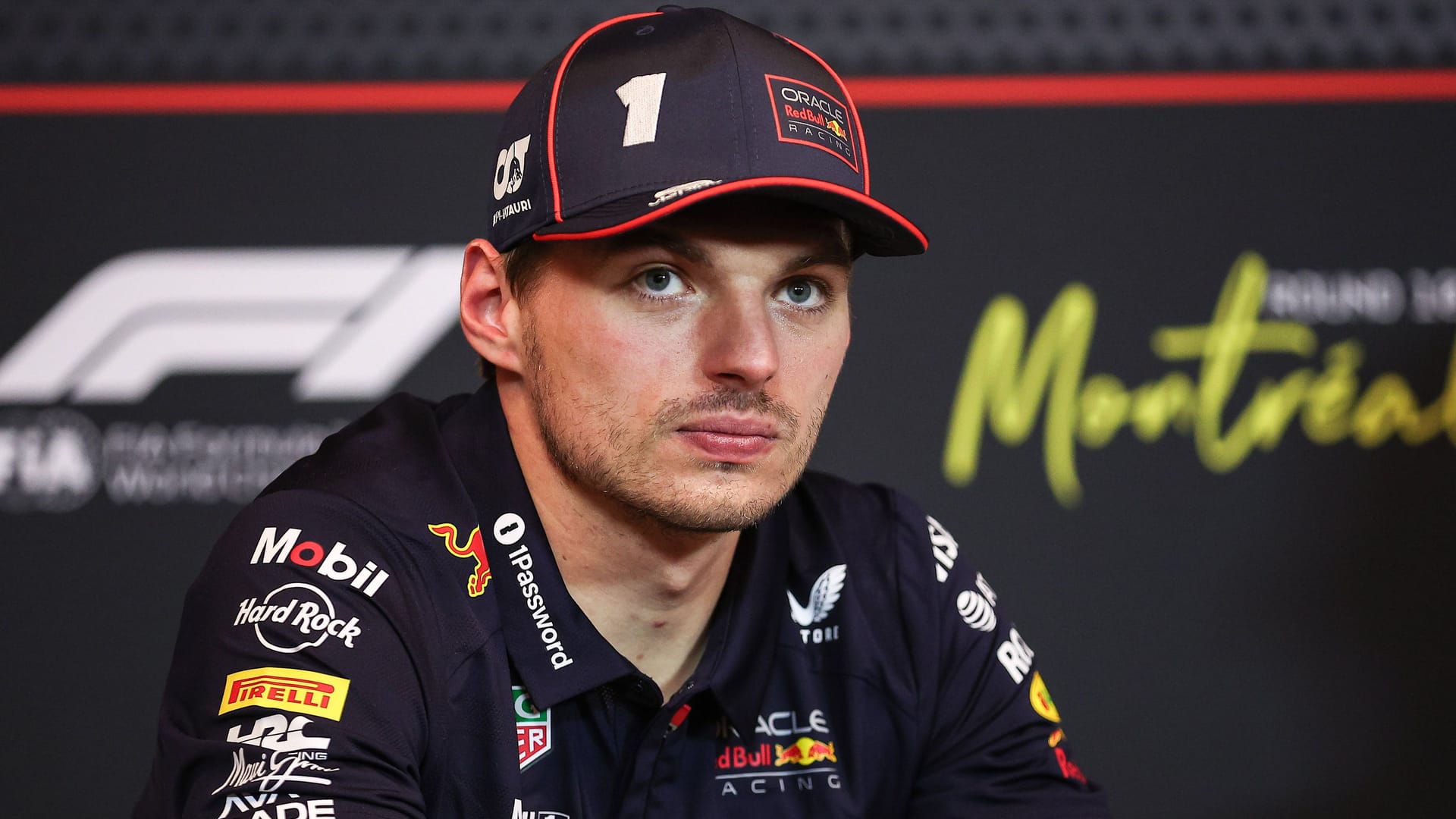 Voller Fokus auf den Sport: Formel-1-Weltmeister Max Verstappen verwehrt sich gegen die zunehmenden Show-Aspekte des Rennsports.