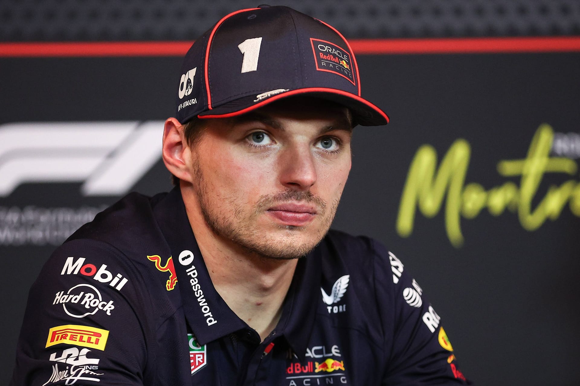 Voller Fokus auf den Sport: Formel-1-Weltmeister Max Verstappen verwehrt sich gegen die zunehmenden Show-Aspekte des Rennsports.