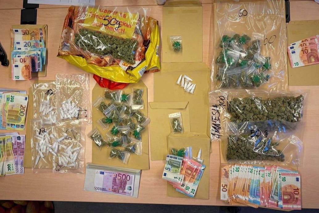 Marihuana, Cannabis, Kokain und Bargeld: Die Bremer Polizei machte einen großen Fund.