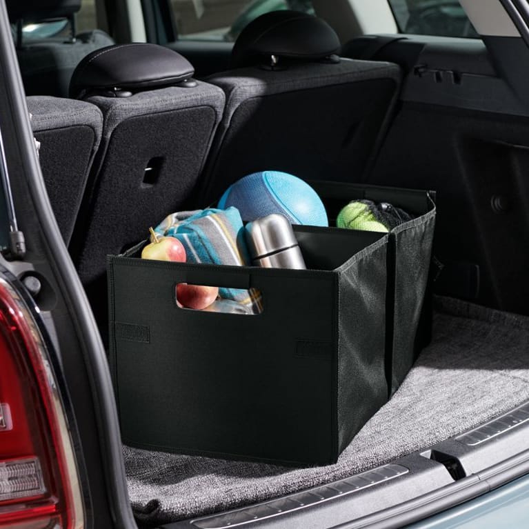 Mit einer Auto-Faltbox lässt sich Ordnung im Kofferraum schaffen.
