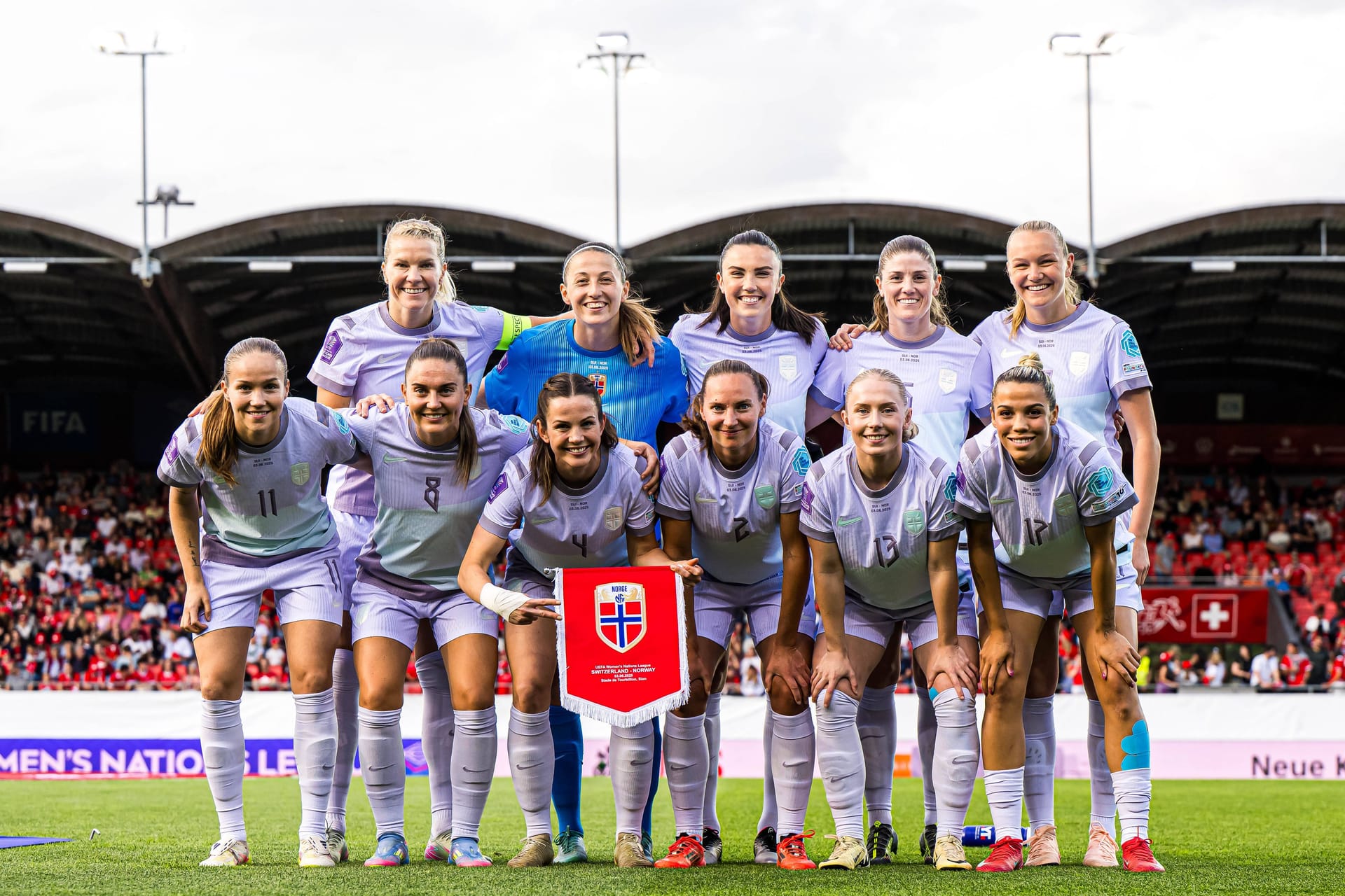 Teamfoto der norwegischen Frauen-Nationalmannschaft vor dem Spiel gegen die Schweiz am 03.05.2025. Teamfoto der norwegischen Frauen-Nationalmannschaft vor dem Spiel gegen die Schweiz am 03.05.2025.