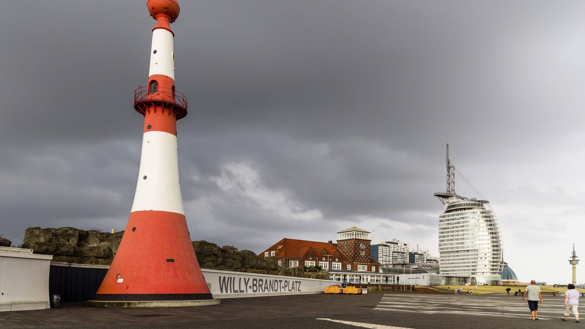 Gewitter über Bremerhaven (Symbolbild): Am Samstagabend drohen in der Region teils heftige Unwetter. Gewitter über Bremerhaven (Symbolbild): Am Samstagabend drohen in der Region teils heftige Unwetter.