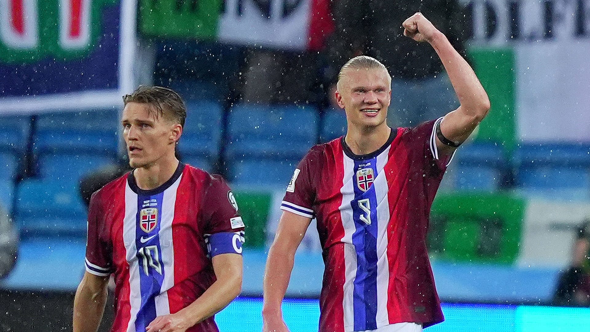 Erling Haaland (rechts) jubelt: Er steuerte ein Tor zum Sieg gegen Italien bei.