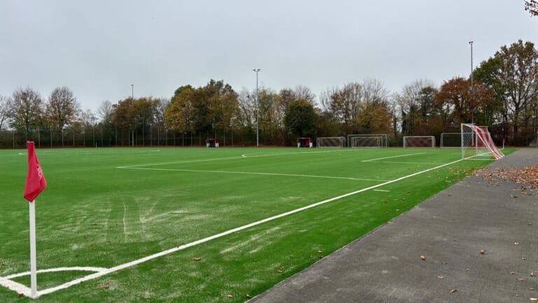 Der Sportplatz Romerich in Kornelimünster wurde im Herbst 2024 saniert: Bald findet hier die 38. Stadtmeisterschaft statt.