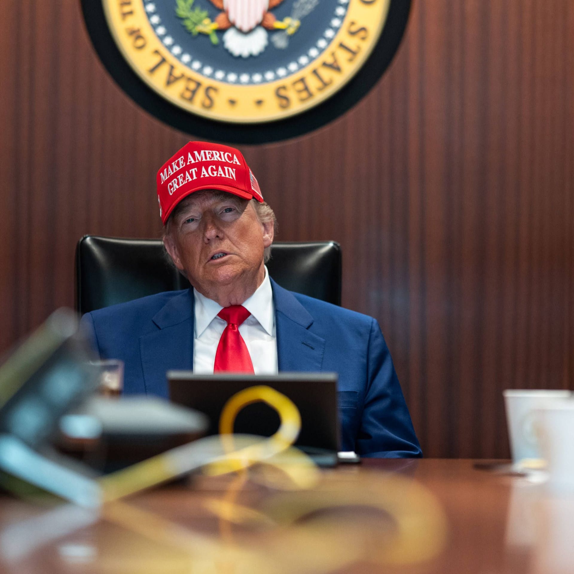 Donald Trump bei einem Treffen mit seinen Sicherheitsberatern im Weißen Haus.