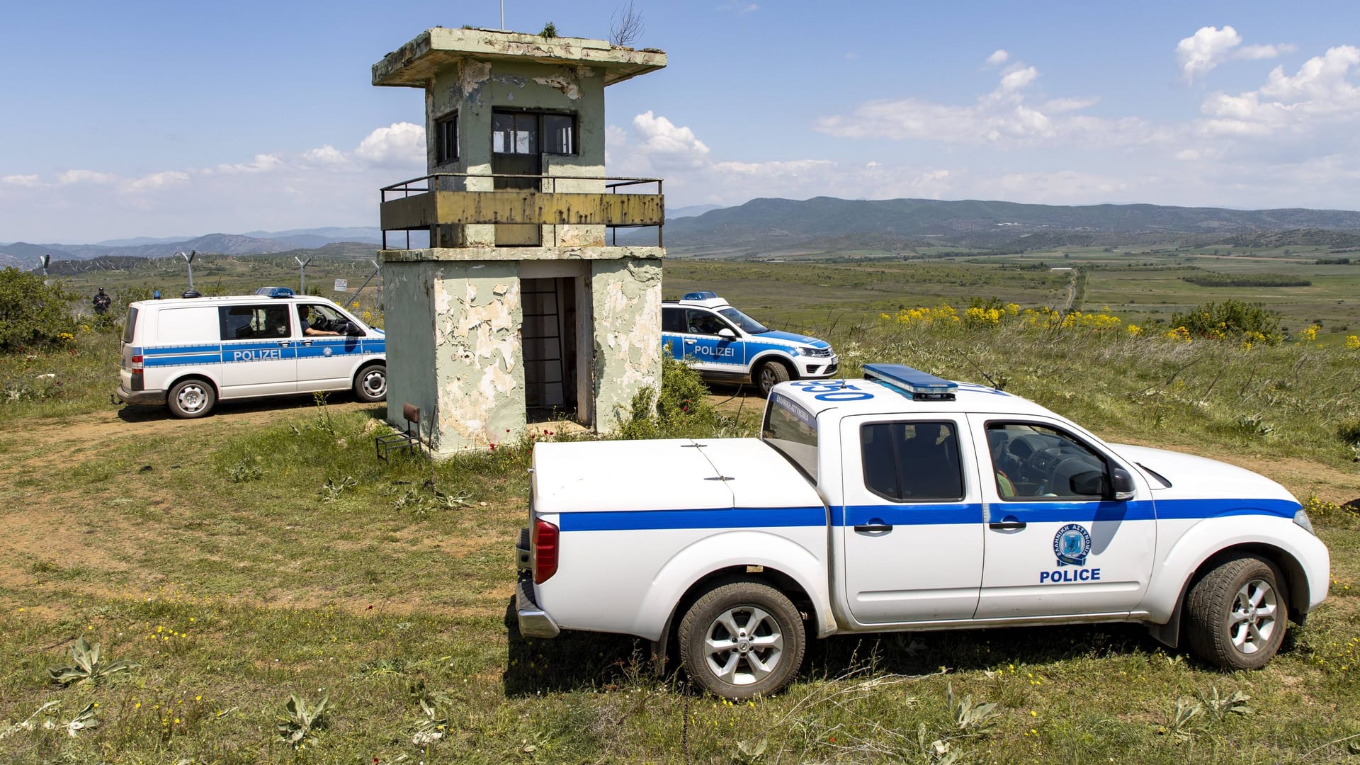 Frontex-Team in Griechenland an der Grenze zu Nordmazedonien (Archiv): Mehr Geld, schärfere Gesetze und mehr Rechte für die Polizei braucht es laut Brunner.