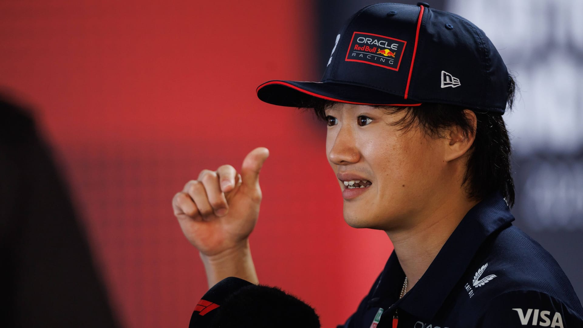 Yuki Tsunoda am Rande des Rennwochenendes in Österreich: Der Japaner fährt seit 2021 in der Formel 1.