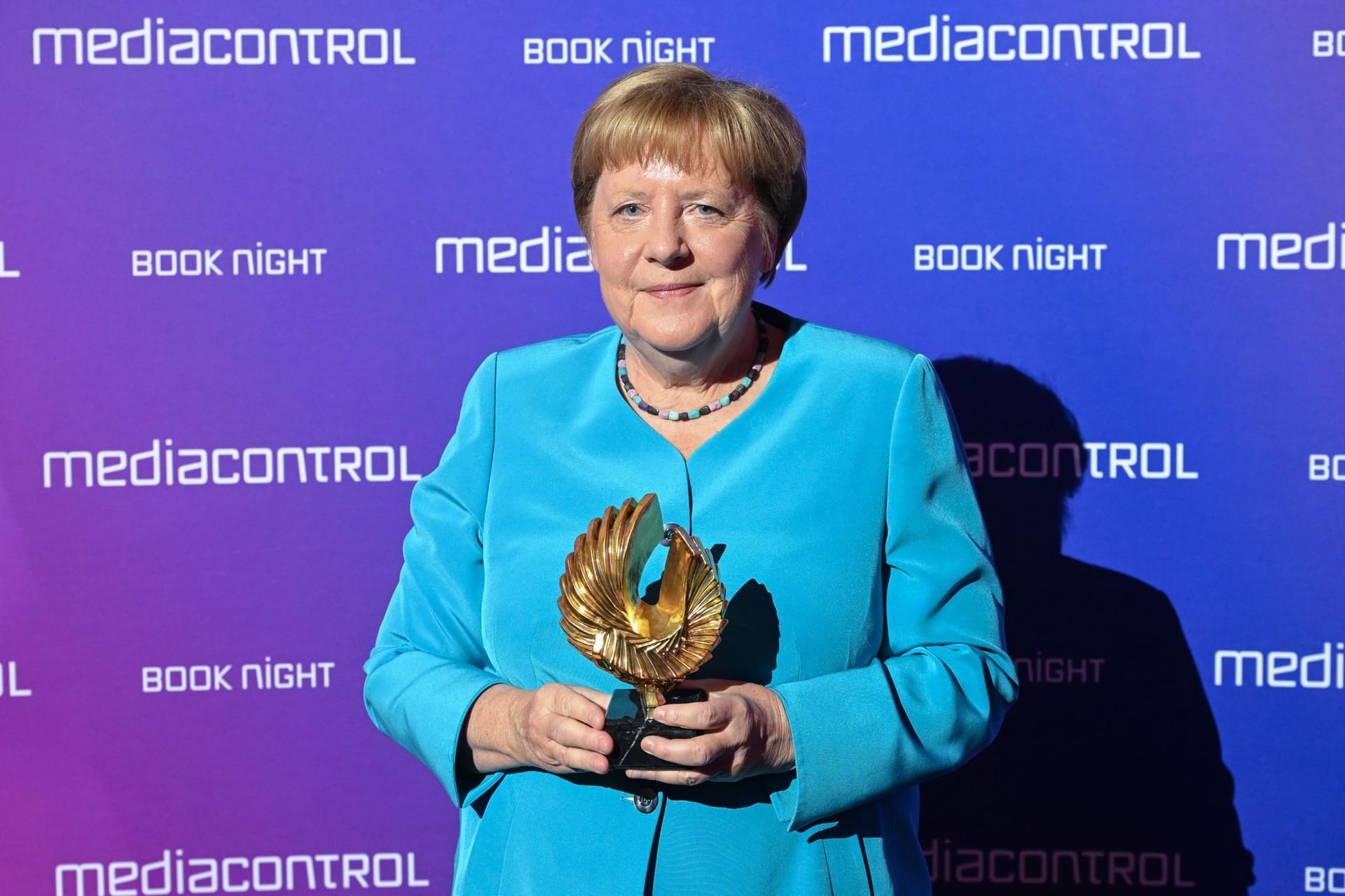 Media Control Book Night 2025