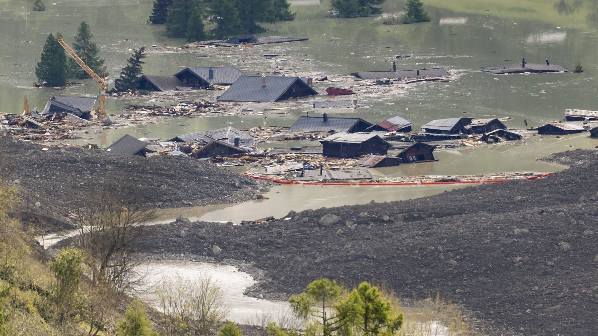 Nach Gletscherabbruch im Wallis
