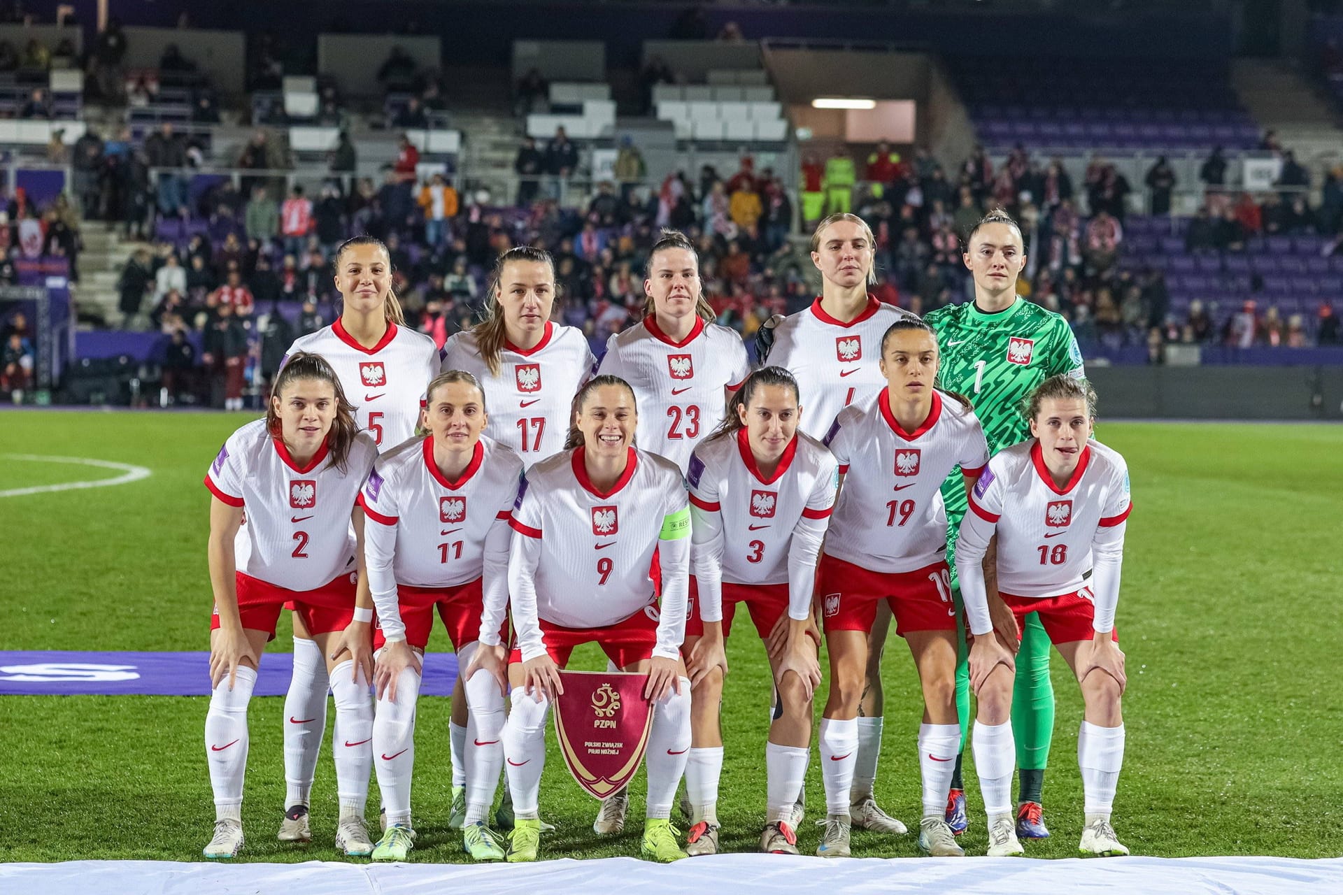 Teamfoto der polnischen Frauen-Nationalmannschaft vor dem Spiel gegen Österreich am 03.12.2024. Teamfoto der polnischen Frauen-Nationalmannschaft vor dem Spiel gegen Österreich am 03.12.2024.
