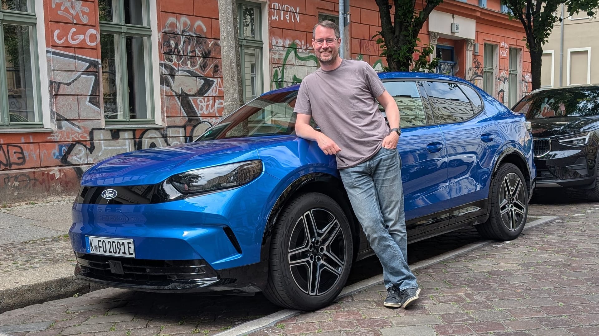 Ein Parkplatz in Berlin: dank vollautonomem Einparkassistenten kein Problem.