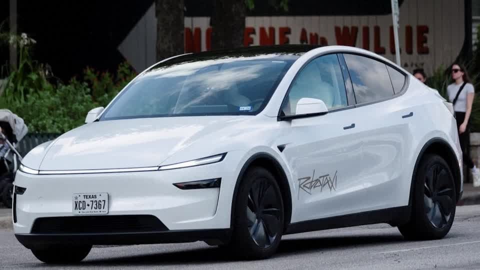 TESLA-ROBOTAXI/MUSK