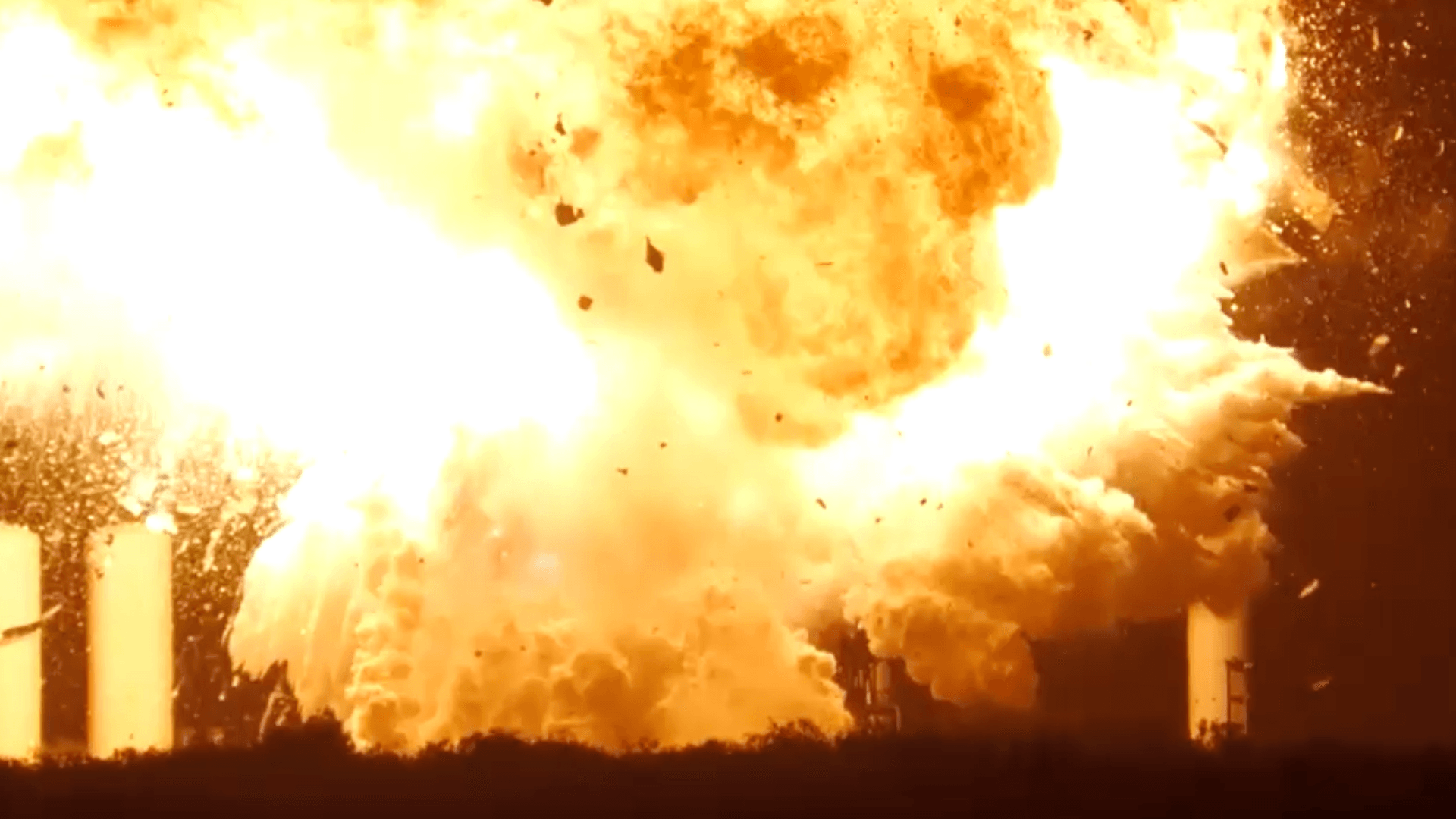 Die SpaceX-Rakete "Starship 36" geht in Flammen auf.