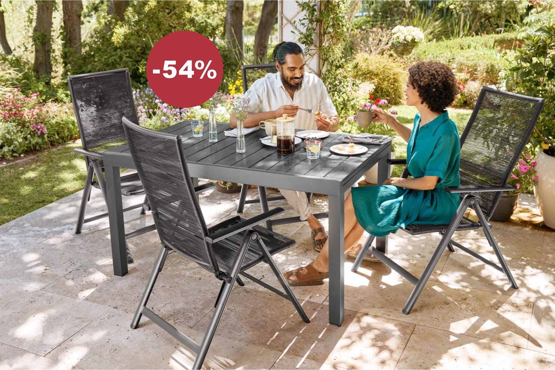 Witterungsbeständig und elegant: Der perfekte Gartentisch für jedes Wetter.