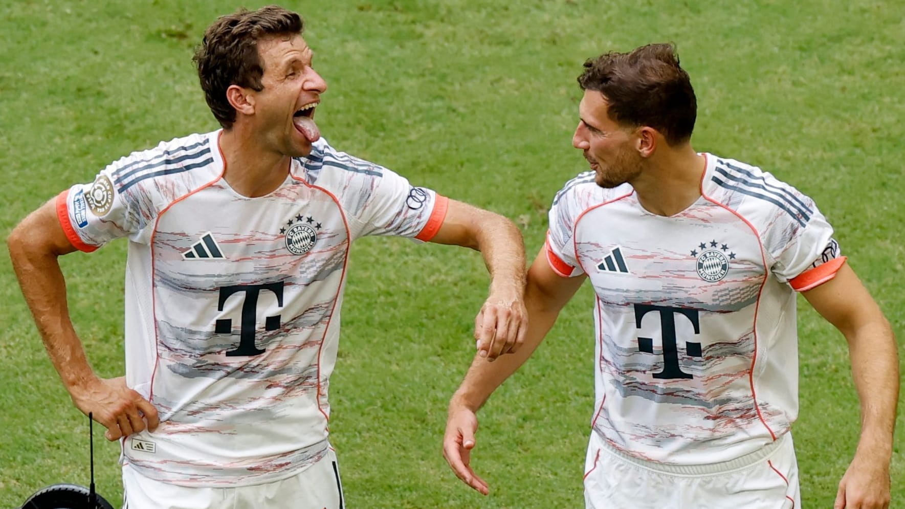 Thomas Müller (l.) und Leon Goretzka: Die beiden Bayern-Stars dürfen sich beim Viertelfinale der Klub-WM gegen PSG auf eine besondere Belohnung freuen.