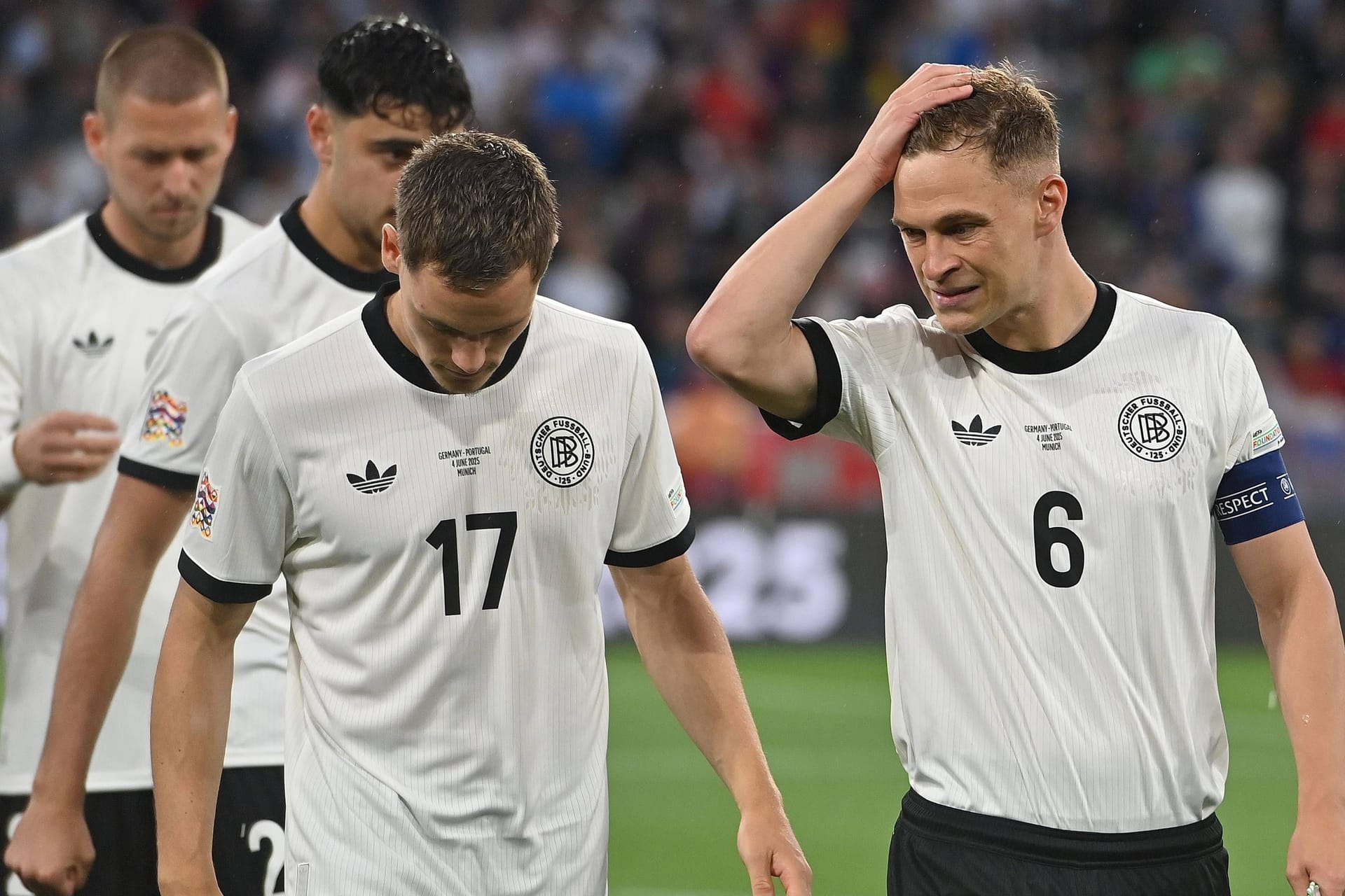 Kapitän Joshua Kimmich (r.): Mit der Leistung gegen Portugal war der Defensivmann nicht zufrieden.