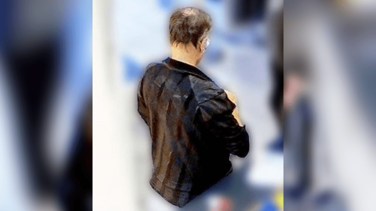 Phil Giesen mit seiner Lederjacke: Die Polizei hofft auf Hinweise aus der Bevölkerung.