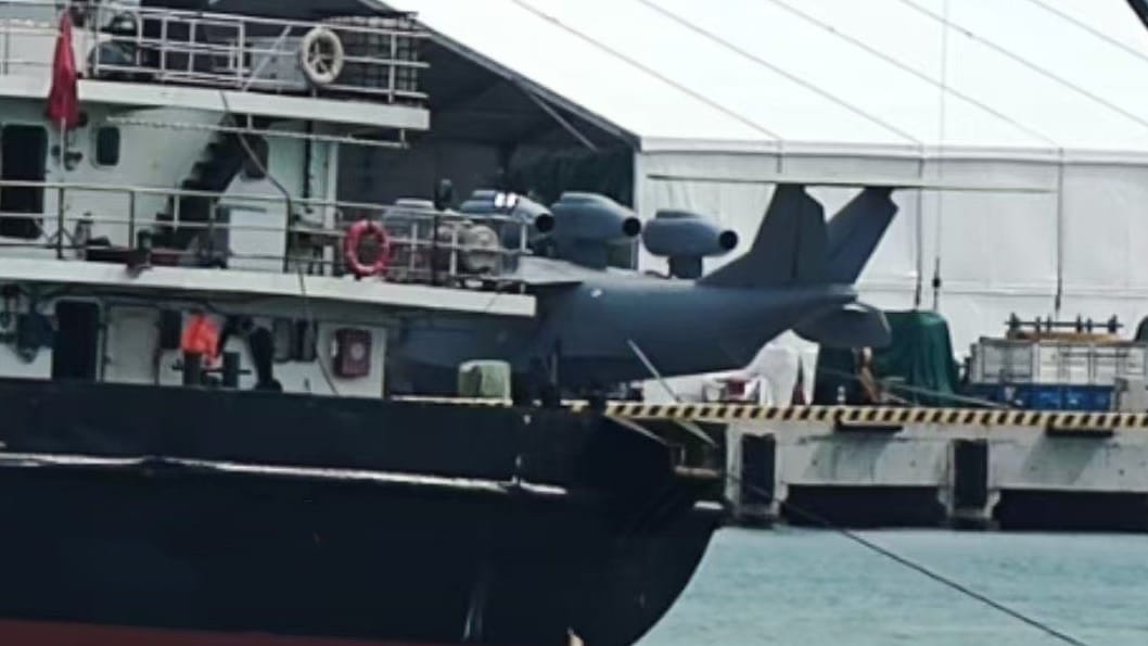 Das neue chinesische Ekranoplan: Die Flugzeugart fliegt nur knapp über der Wasseroberfläche.