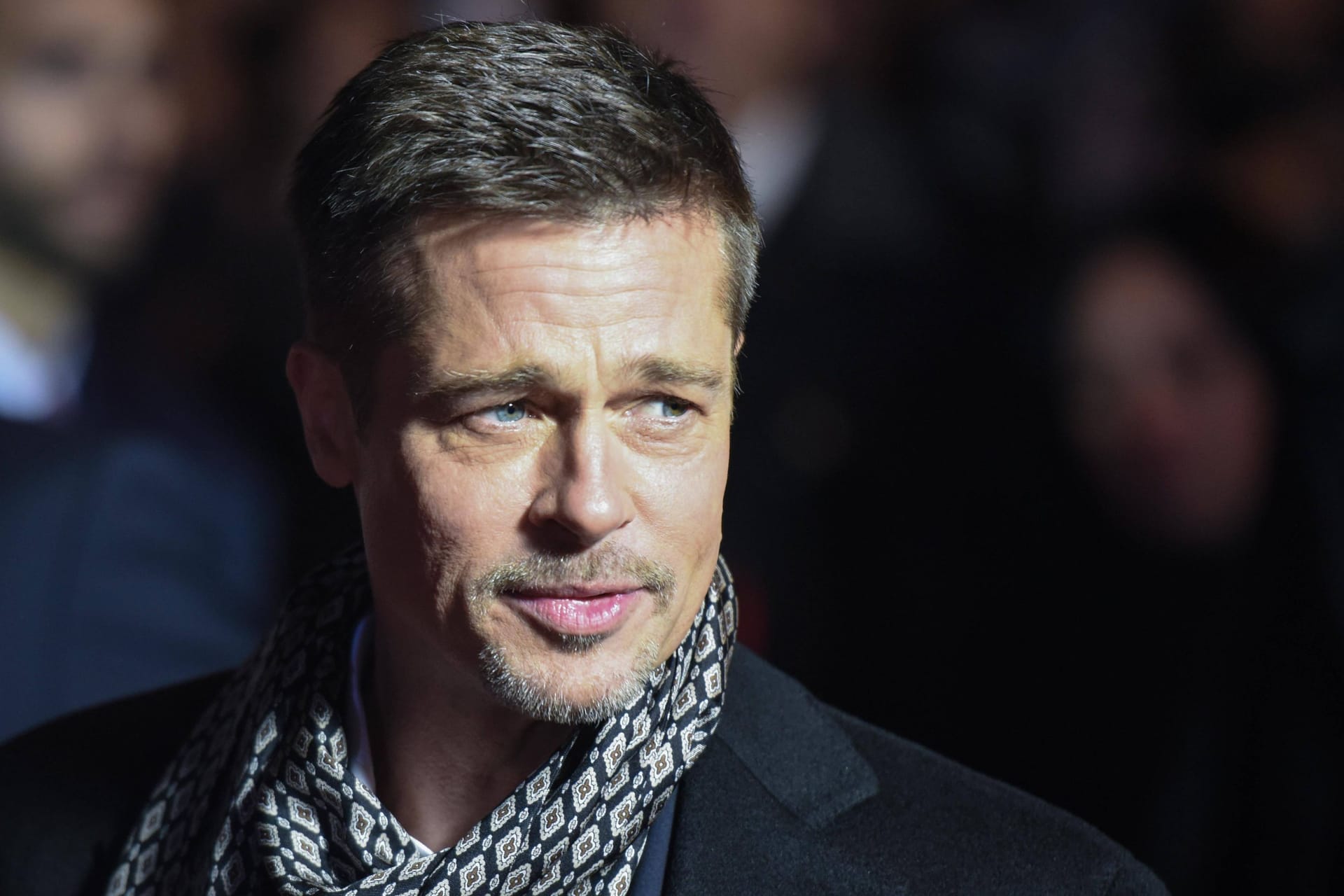 Brad Pitt: Mit 61 Jahren wählt der Schauspieler einen Weg an die Öffentlichkeit, um über Alkoholprobleme aufzuklären.