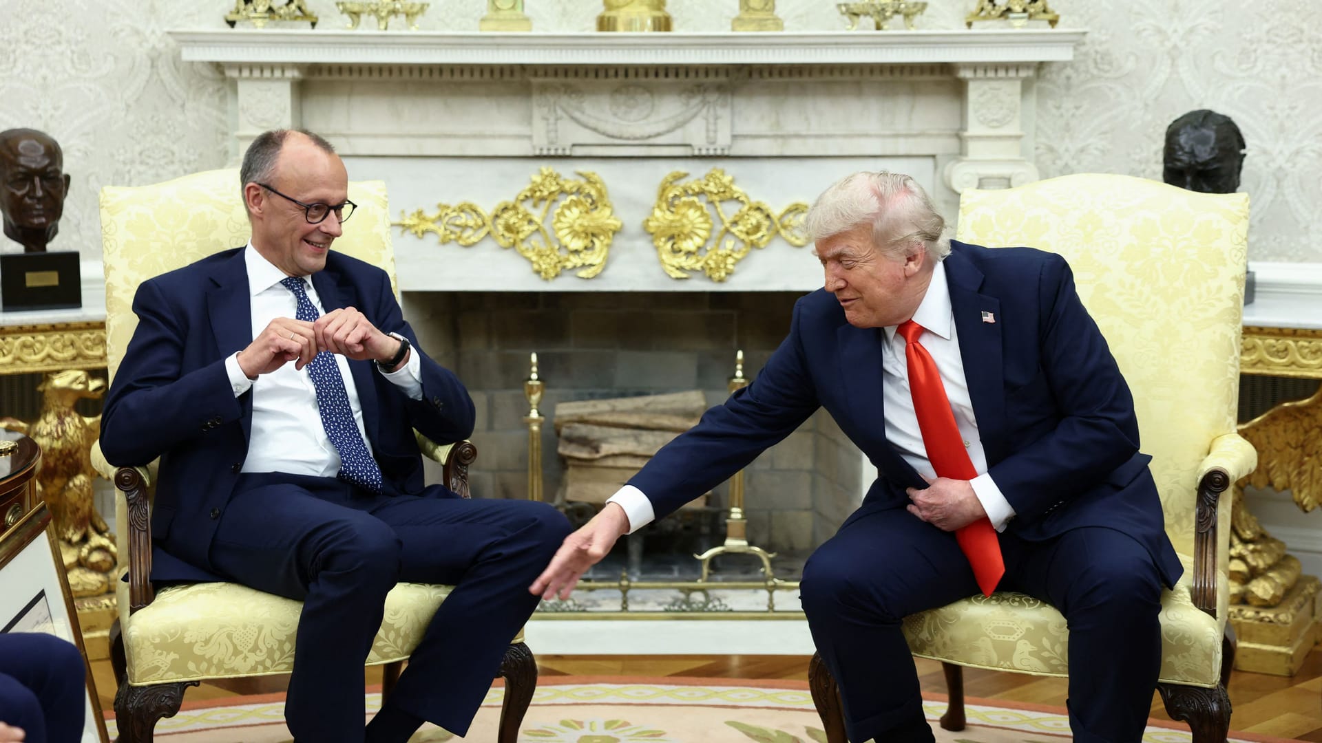US-Präsident Donald Trump und der deutsche Bundeskanzler Friedrich Merz im Oval Office: "Mit dir bin ich befreundet."