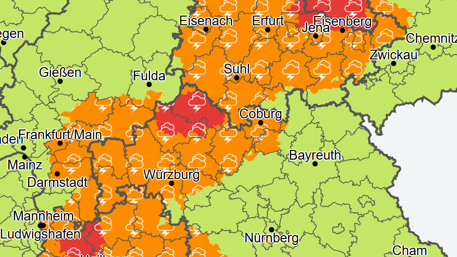 Die Warnkarte des Deutschen Wetterdienstes: In den rot eingefärbten Regionen gilt eine amtliche Unwetterwarnung.