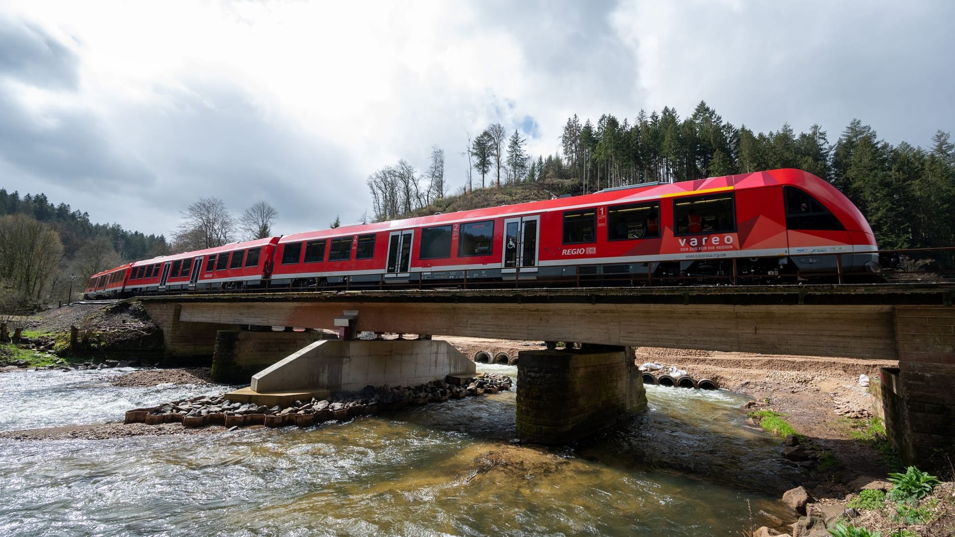 Zugverkehr auf Teilstück der Eifelstrecke