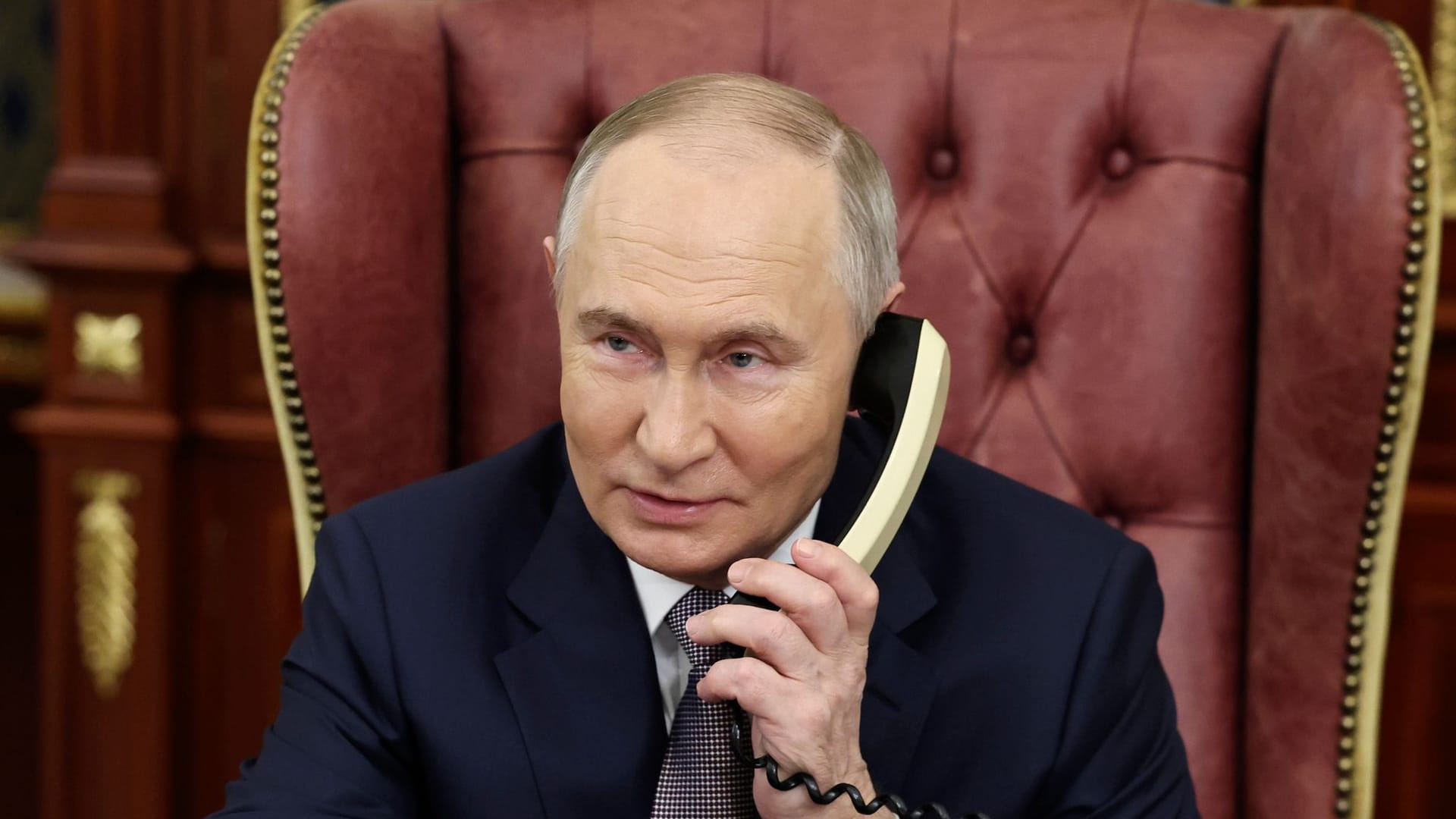 Ukraine-Krieg - Putin bei "Weihnachtsbaum der Wünsche" Ukraine-Krieg - Putin bei "Weihnachtsbaum der Wünsche"