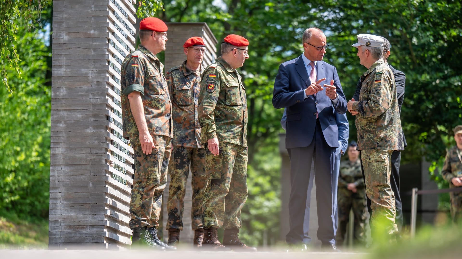 Kanzler Merz bei der Bundeswehr