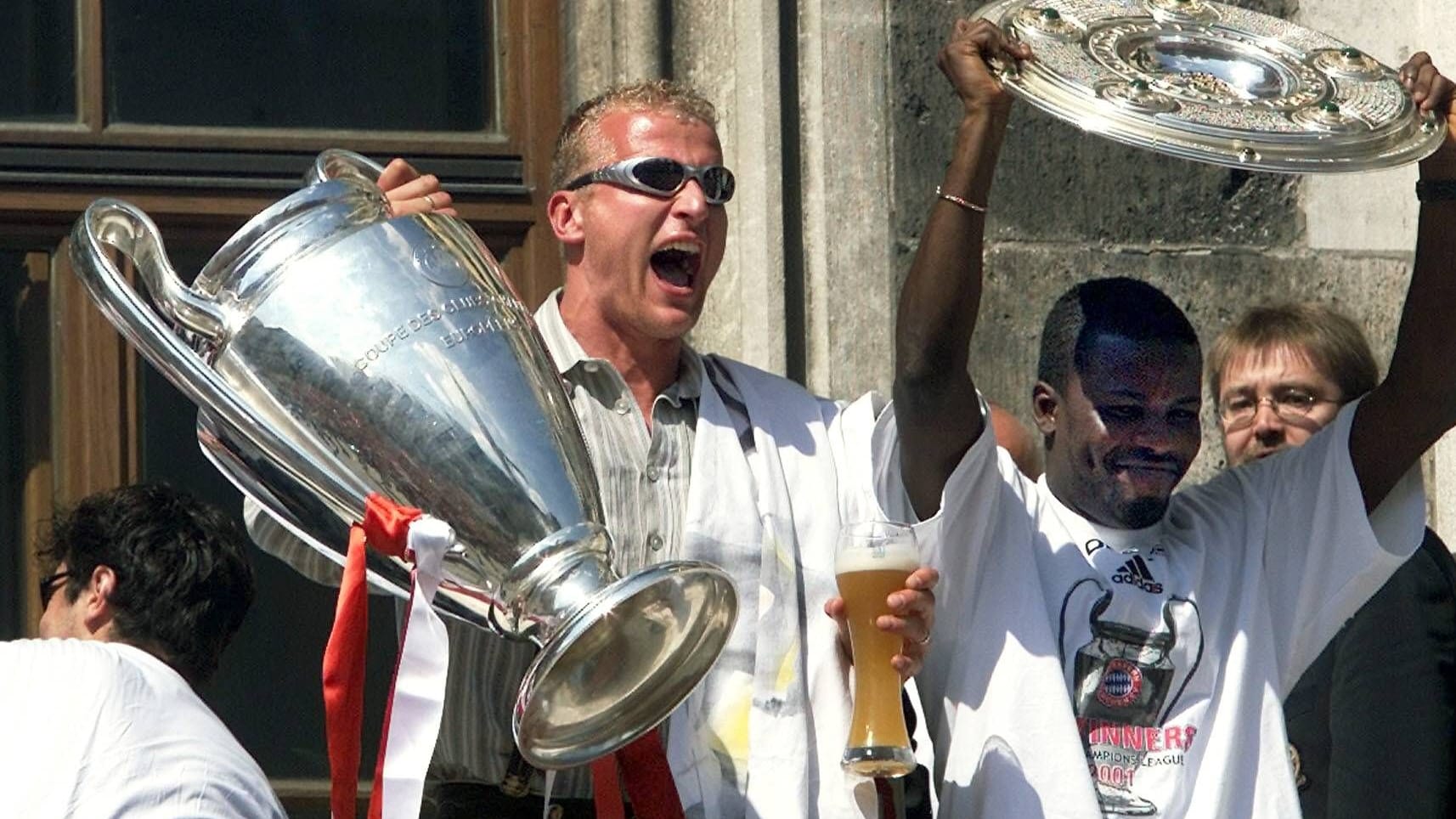 Stürmer mit "Henkelpott": 2001 gewann Carsten Jancker (l.) nach einem Finalerfolg gegen den FC Valencia die Champions Leauge.