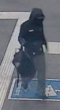 Fotofahndung nach der Explosion an einem Kiosk nahe dem Bahnhof Dormagen in NRW.