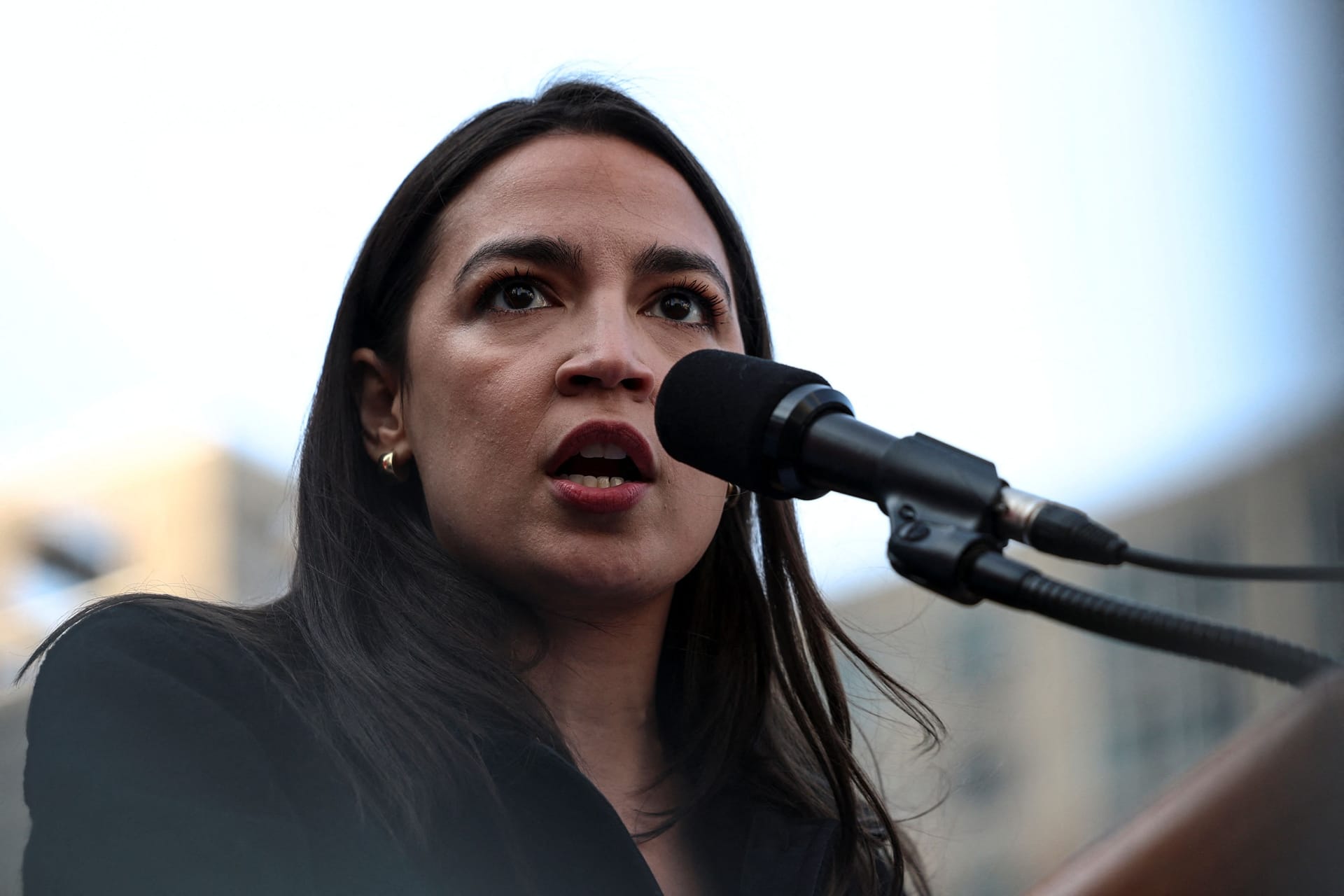 Die demokratische Kongressabgeordnete Alexandria Ocasio-Cortez fordert ein Amtsenthebungsverfahren gegen Donald Trump (Archivbild).