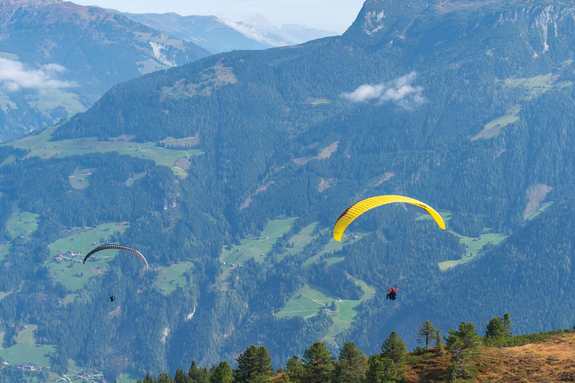 Gleitschirmflieder in Tirol (Archivbild): Einem Deutschen wurden zwei Windböen zum Verhängnis.