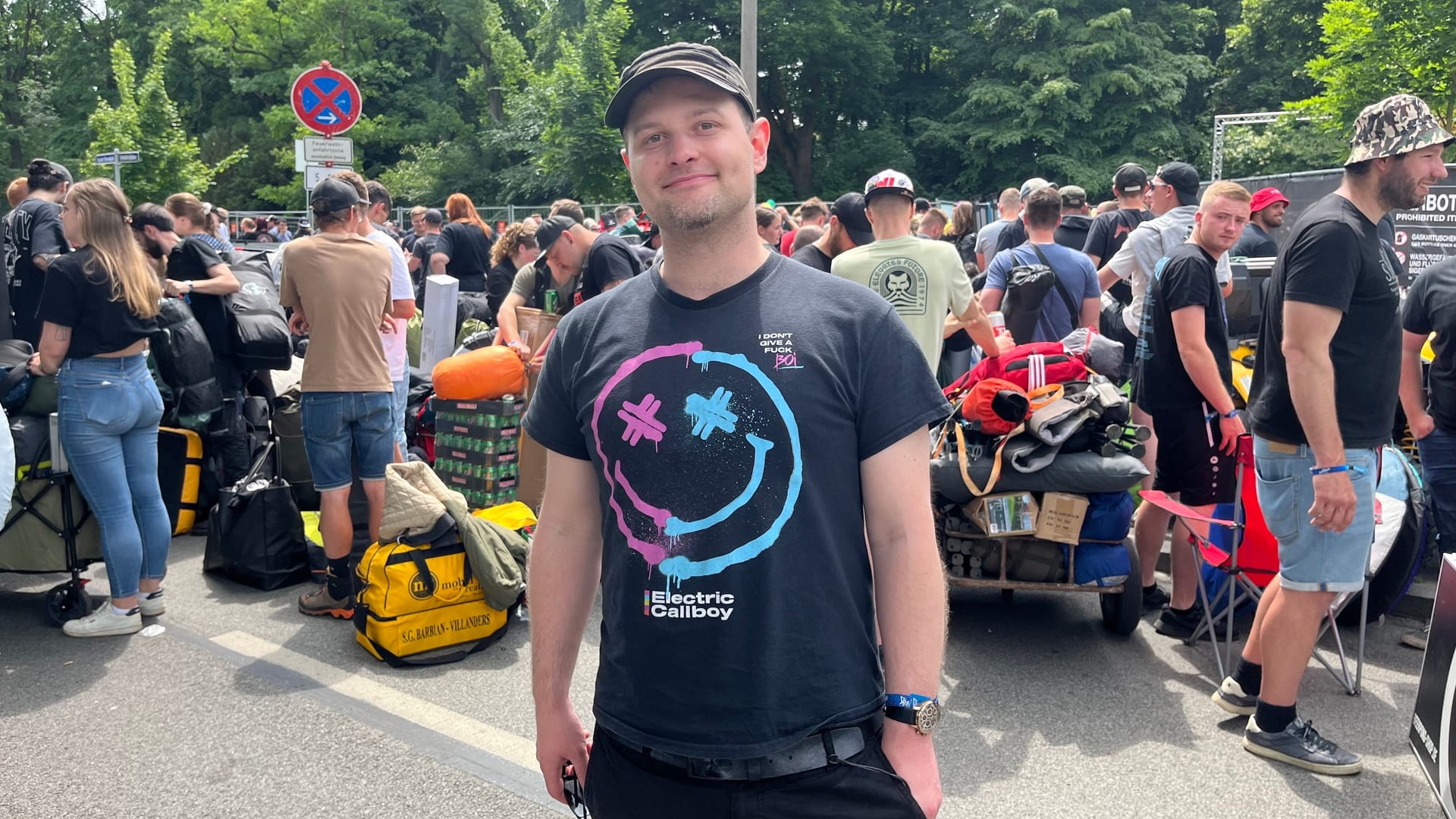 Felix aus Karlsruhe: Er beschwert sich vor allem über die App – sie lade langsam und die Informationen darin entsprächen nicht der Realität, sagt er.