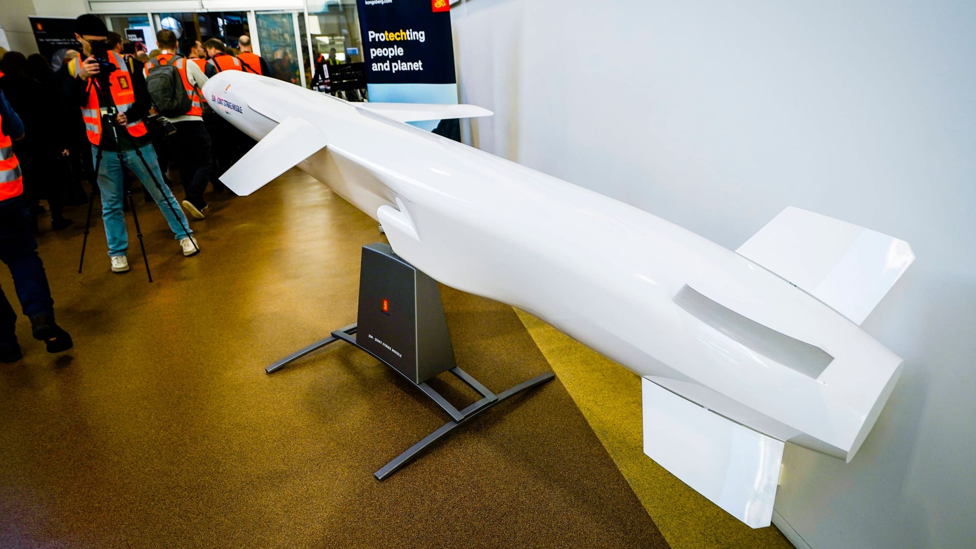 Ein Marschflugkörper des Typs Joint Strike Missle (Symbolbild): Der Marschflugkörper ist für den Einsatz von F-35-Kampfflugzeugen ausgelegt.