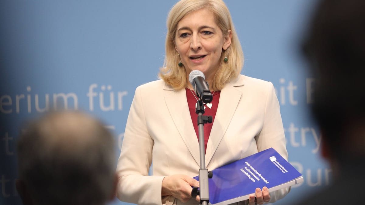 Corona: Gesundheitsministerin will Maskenbericht teils geschwärzt vorlegen