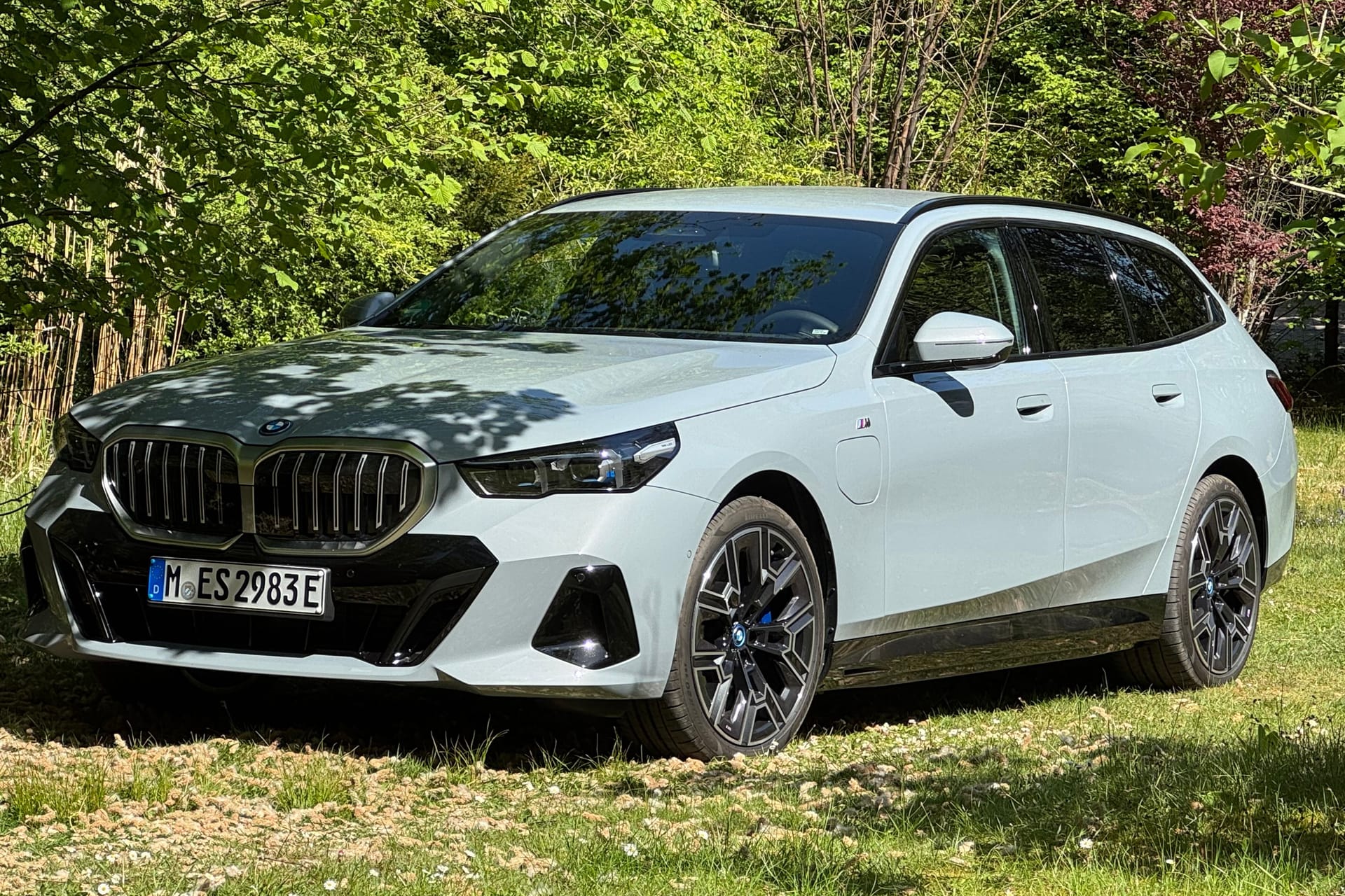 Starker Kombi mit Elektro-Unterstützung: Der BMW 530e xDrive Touring hat allerdings auch seinen Preis.
