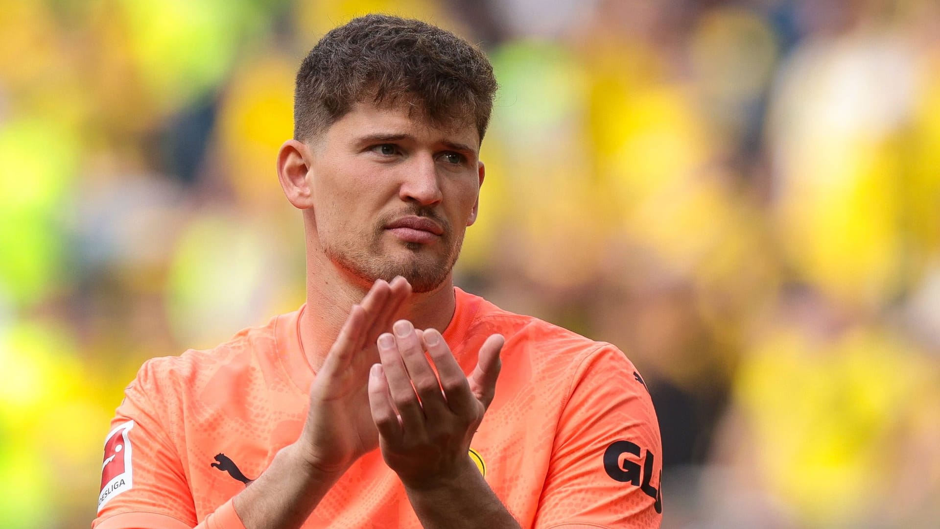 Gregor Kobel: Der Schweizer steht seit 2021 in Dortmund unter Vertrag. Gregor Kobel: Der Schweizer steht seit 2021 in Dortmund unter Vertrag.