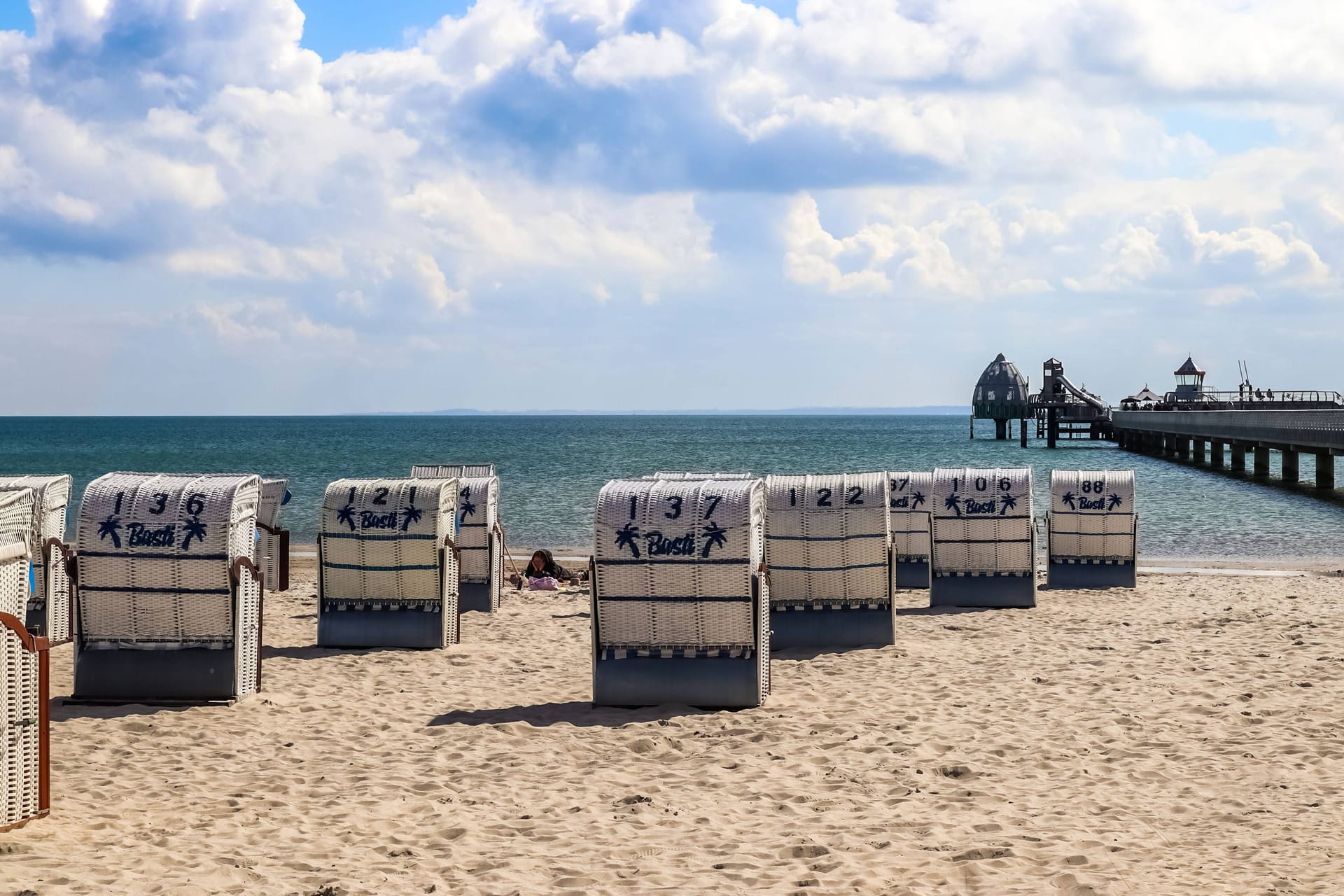 Der Strand von Grömitz: Das Team des Wünschewagen Niedersachsen begleitete Haike bei ihrem Ausflug an die Ostsee.