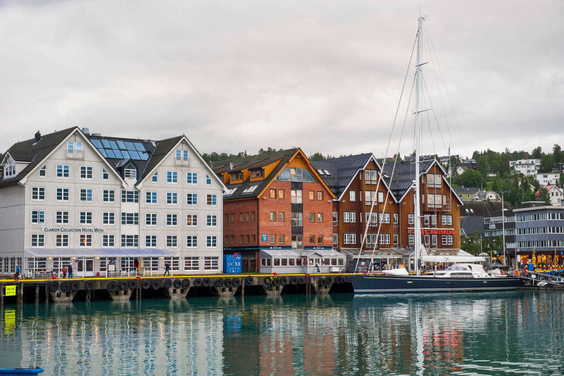 Hafen in Troms, Norwegen: In manchen norwegischen Orten könnte bald eine Kurtaxe für Touristen erhoben werden (Symbolbild).