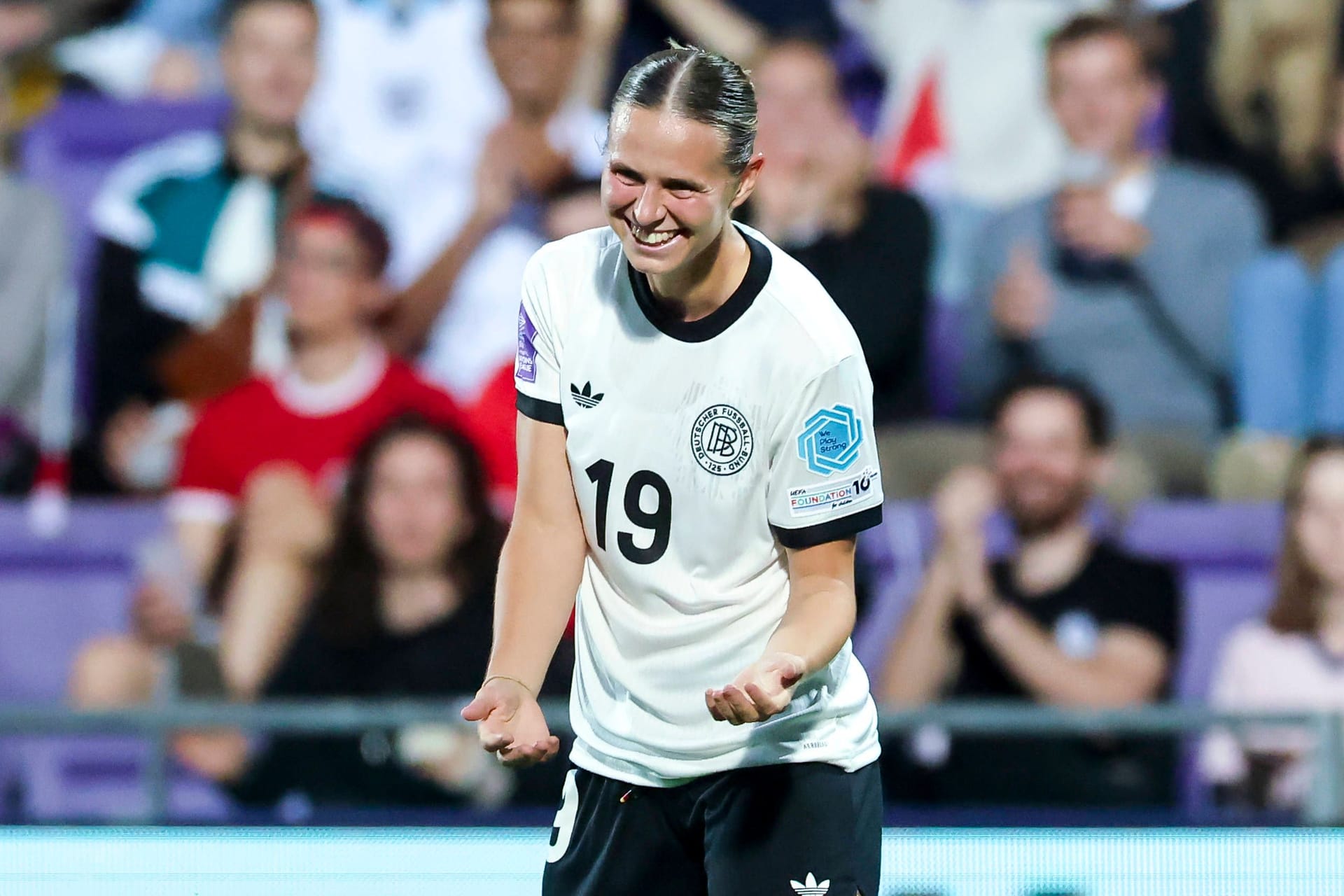 Klara Bühl: Angriff, FC Bayern Klara Bühl: Angriff, FC Bayern