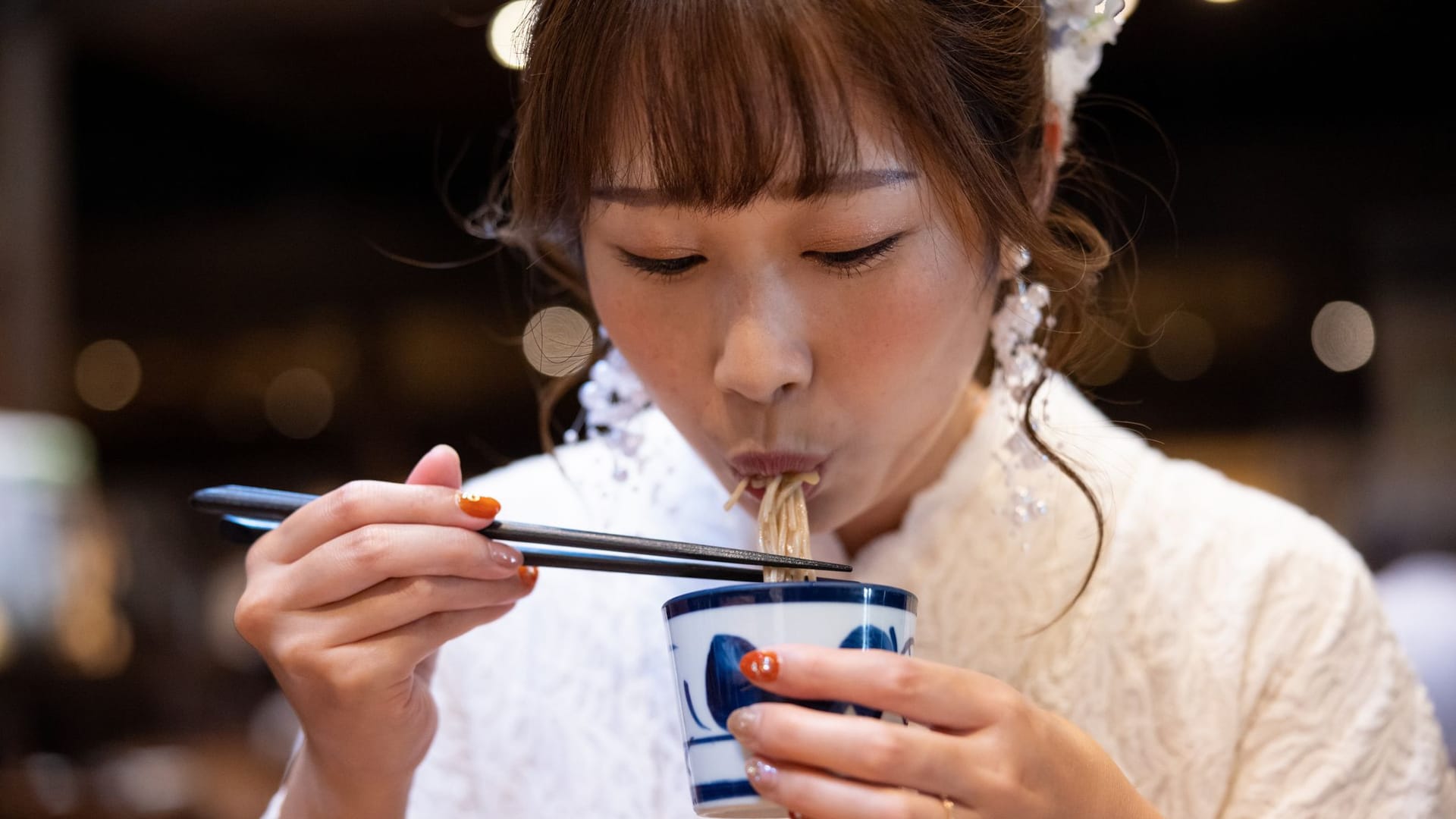 Japanerin: Essen hat einen großen Einfluss auf das Wärmeempfinden.